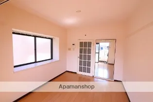 ホワイトシャトー大橋参番館【4階】の内装