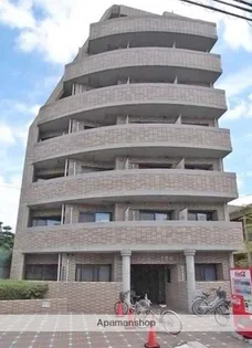 ロイヤルコート大橋南【2階】の外観