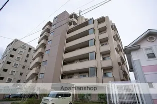 ロイヤルアーク空港前の画像