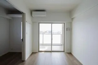 エンクレスト空港通り【5階】の玄関