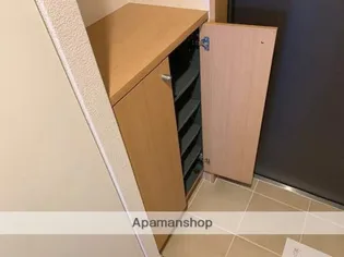 キャッスル大手門【2階】の玄関