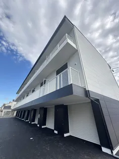 ガレージハウス青葉【1階】の外観