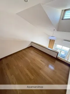 KINGS ROAD【2階】の内装