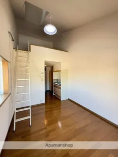 KINGS ROAD【2階】の内装