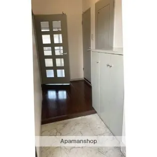 メゾンドール桜坂 【2階】の玄関