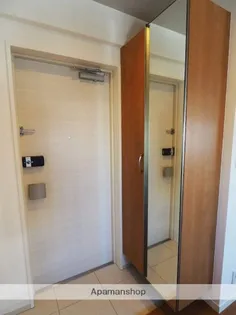 ニューガイア天神北【9階】の玄関