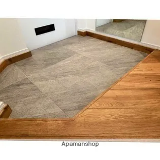 ルッシュ西公園【4階】の玄関