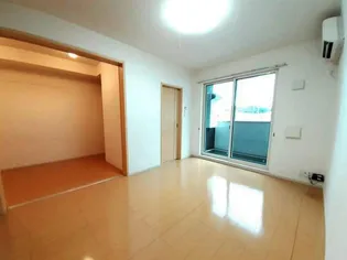 グレイス ワン【1階】の居間