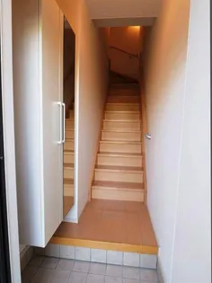 グレイス ワン【2階】の玄関