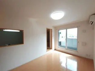 グレイス ワン【2階】の居間