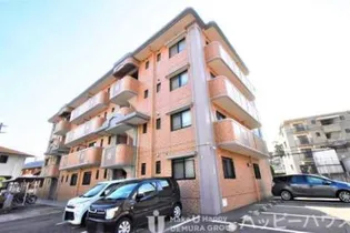 ファミーユ筑紫【3階】の外観