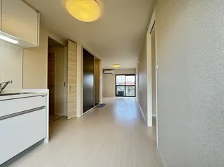 レ・シャルマントメゾン C棟【201号室】の内装