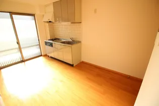 クレイドル室見B棟【2階】の居間