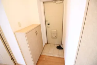 クレイドル室見B棟【2階】の玄関