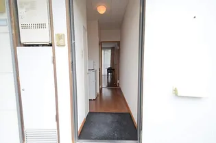 レオパレスHIROE【106号室】の玄関