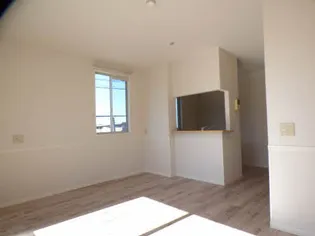 ファミール城南【2階】の居間