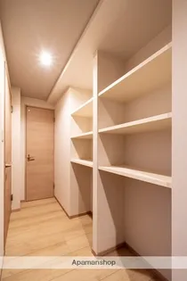 ALATO 赤坂 けやき通り【1階】の玄関