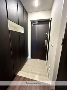 ザ・パークハウス桜坂サンリヤン【19階】の玄関