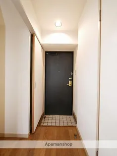 エステートモア鳥飼NOVA【2階】の玄関