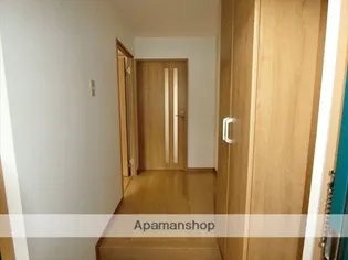 ストーンブリッヂ上山門【3階】の玄関