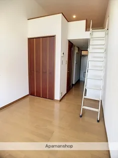 MKフラッツ【1階】の居間