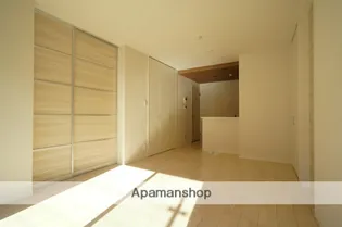 パークヴィラ博多【1階】の居間