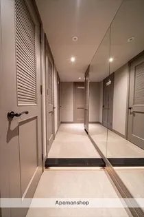 RLIV KUSAGAE【3階】の玄関