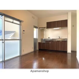 メゾンドール桜坂【2階】の居間