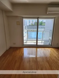 サヴォイザ・セントラルガーデン【5階】の居間