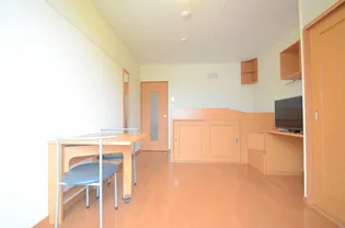 レオパレスHIROE【208号室】の居間