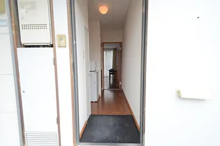 レオパレスHIROE【202号室】の玄関
