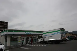 シャン・ド・フルールB【2階】の周辺