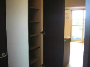 レオネクストパストラーレ横田【2階】の玄関