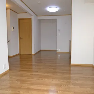 シャン・ド・フルールB【2階】の居間