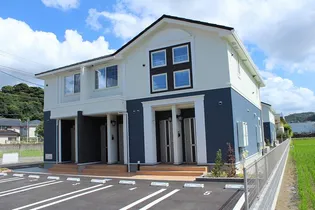 フロントフィールド1番館【2階】の外観