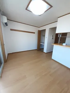 ラフィーネITO六番館【2階】の居間