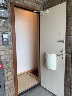 ヴェルドミール・大山【2階】の玄関