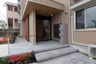 リトルノナチカ【1階】の外観