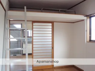 KTハウス B棟【2階】の居間