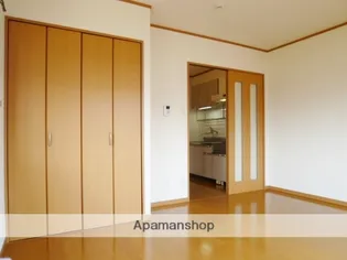 アイビーコート弐番館【1階】の居間