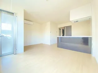 カーサブリランテ櫛原【1階】の居間