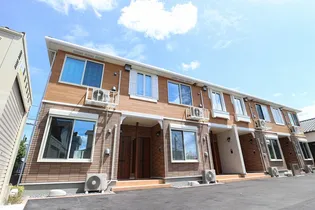 ジュネス【2階】の外観