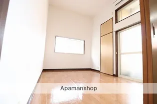 ベルクハイム【1階】の居間