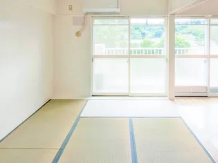 ビレッジハウス大東1号棟【0404号室】の居間