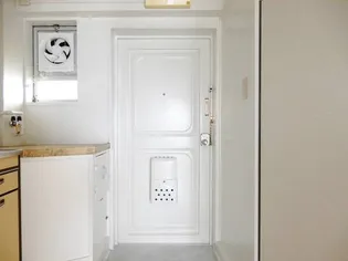 ビレッジハウス仁井田3号棟【4階】の玄関