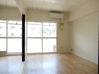 ビレッジハウス鏡野1号棟【2階】の居間