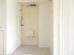 ビレッジハウス万石浦1号棟【0104号室】の玄関