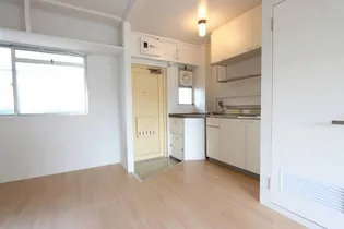 ビレッジハウス磯山2号棟【0305号室】の玄関