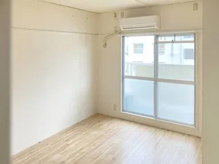 ビレッジハウス台宿4号棟【0302号室】の居間