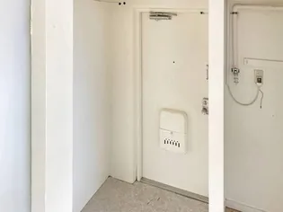 ビレッジハウス台宿4号棟【0302号室】の玄関